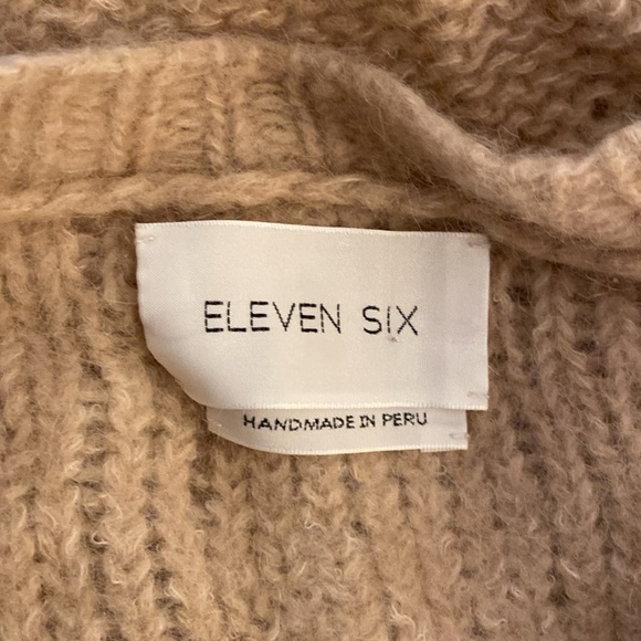 Eleven Six Alpaca Wool Blend Cropped Cable Knit Sweater - Picture 6 of 9